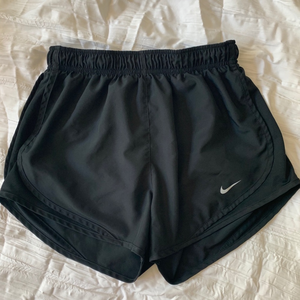 Black nike shorts